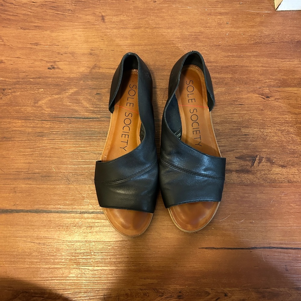 Black Flats Sandals